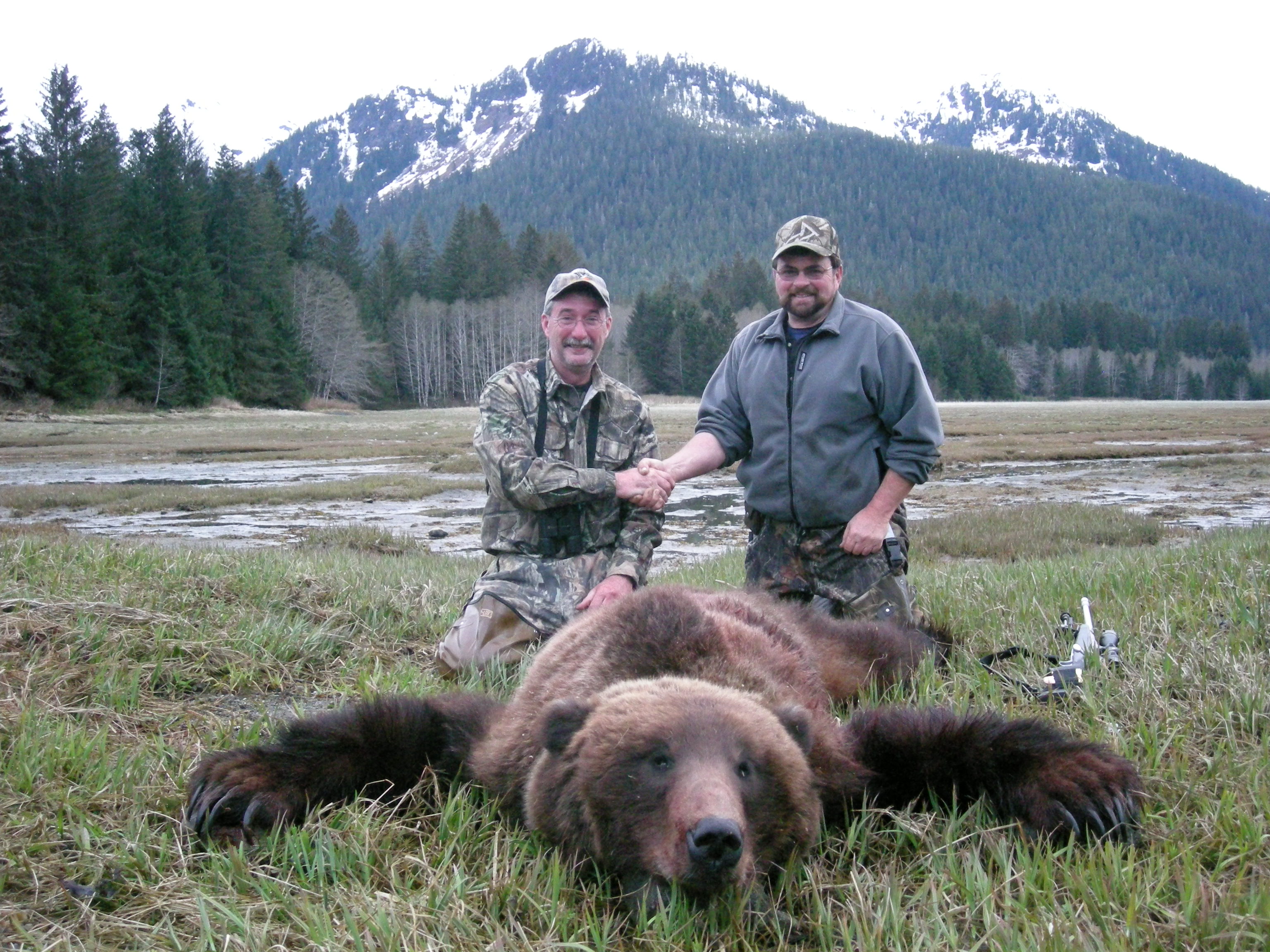 Floyd Stambaugh with his 8ft 4in brownie!